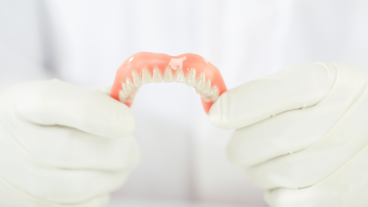 Diş Protezi Vurukları Nasıl Önlenir?